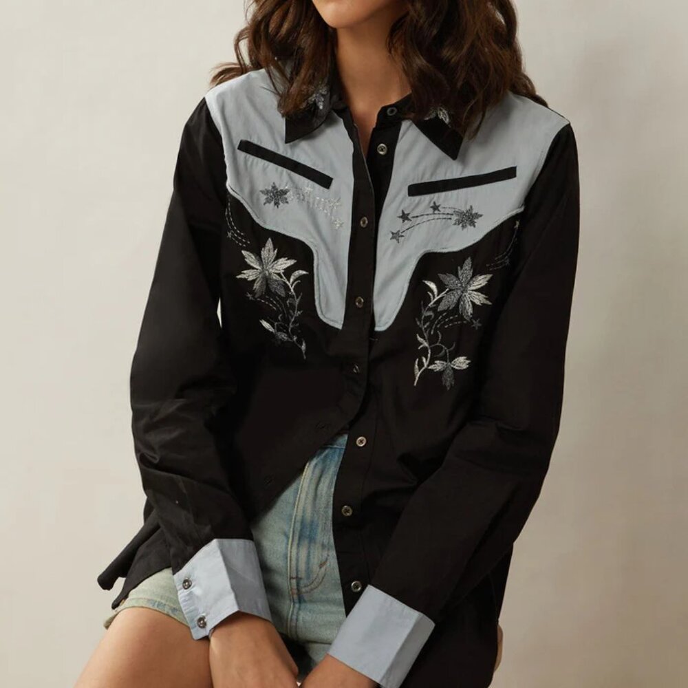 NWT Western Inspired Yoke Embroidered Button Down Shirt